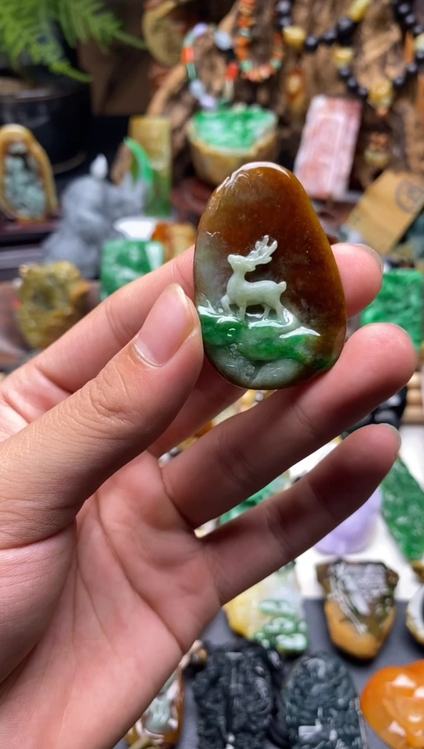 颈饰未镶嵌翡翠黄加绿  一路有你