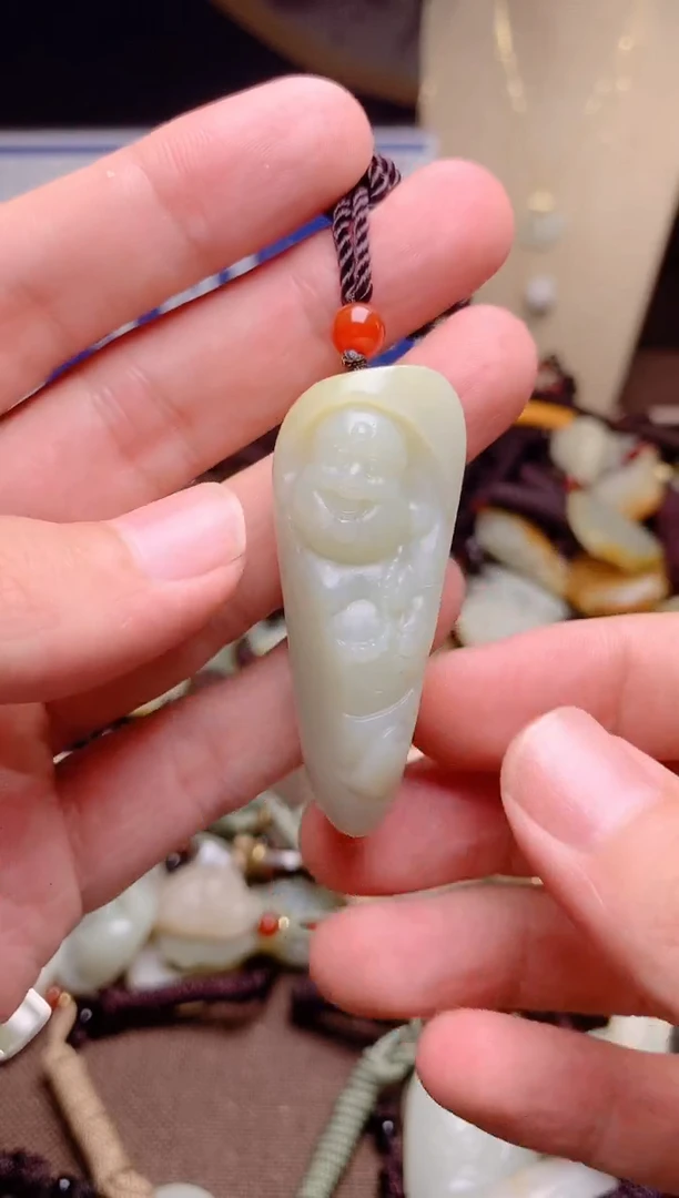 和田玉未镶嵌颈饰1