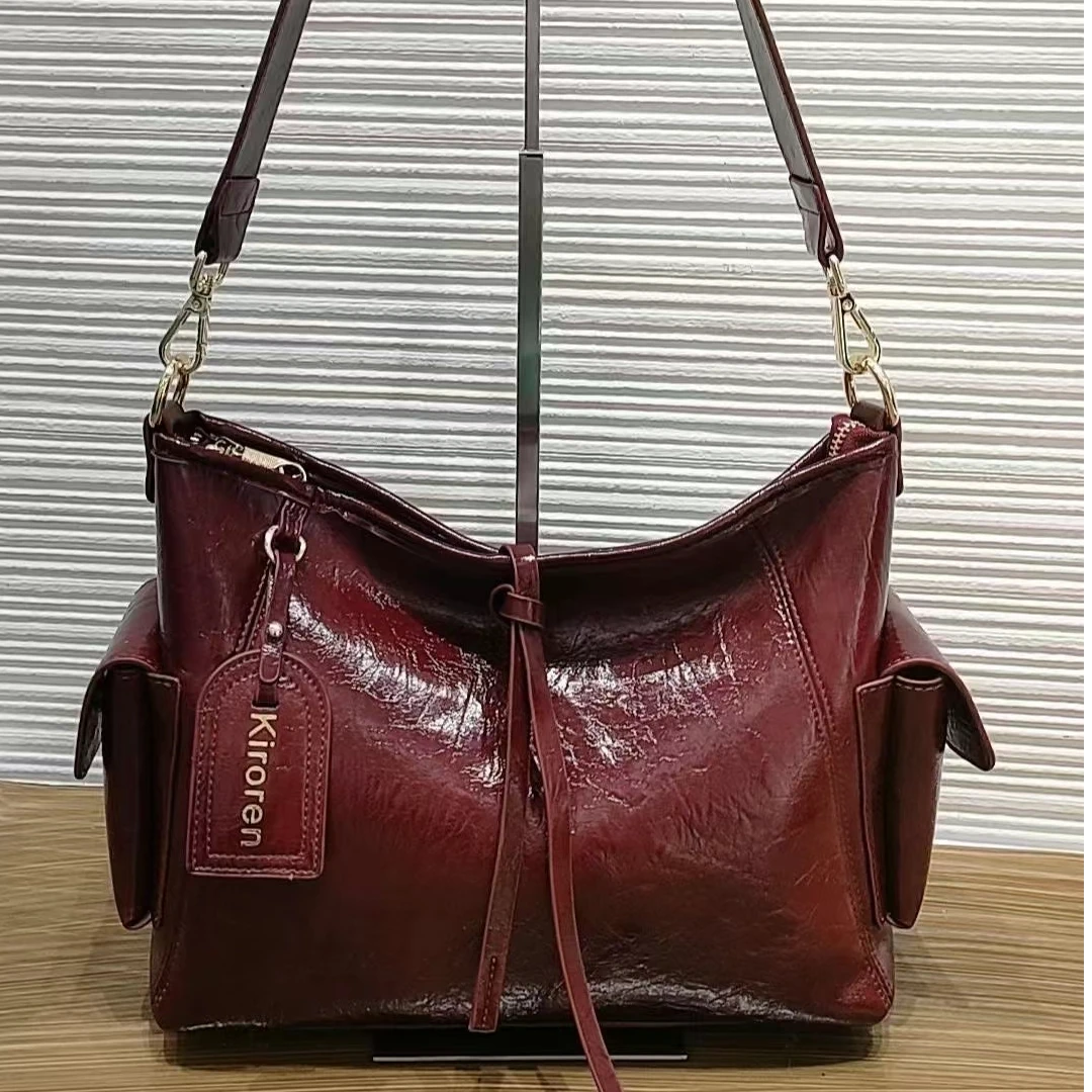 2962 单肩暗黑风通勤风学院风斜挎包潮流气质athflow风