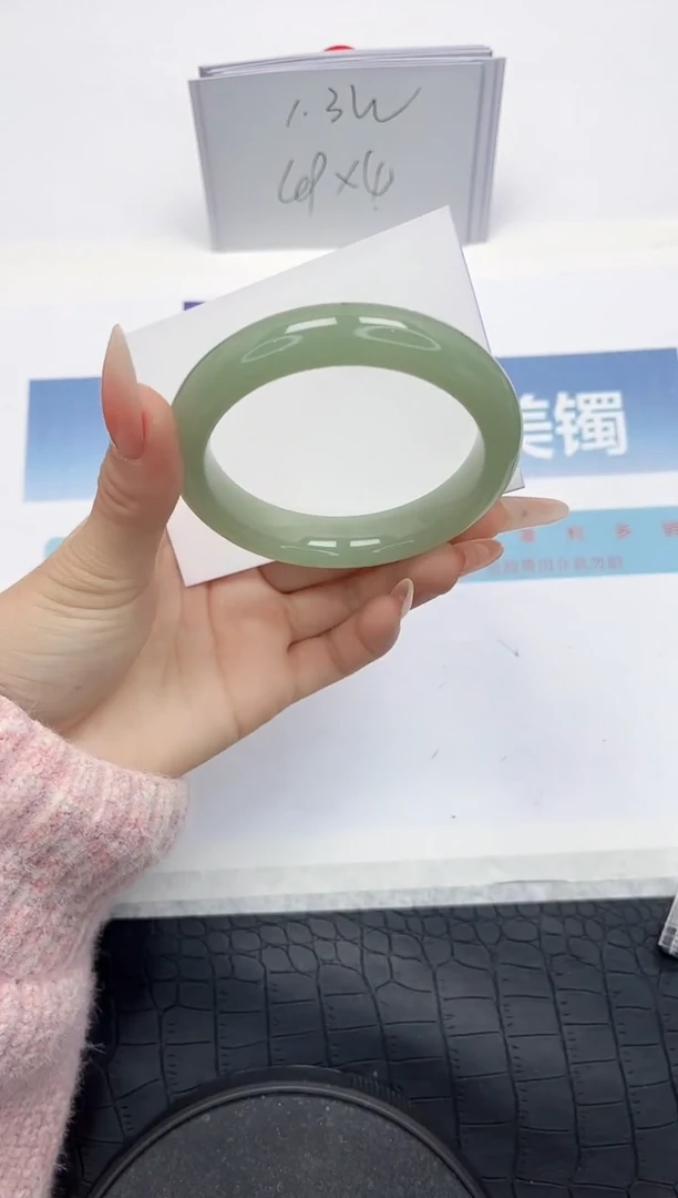 【闪购商品】石英质玉手镯未镶嵌L235-56.4