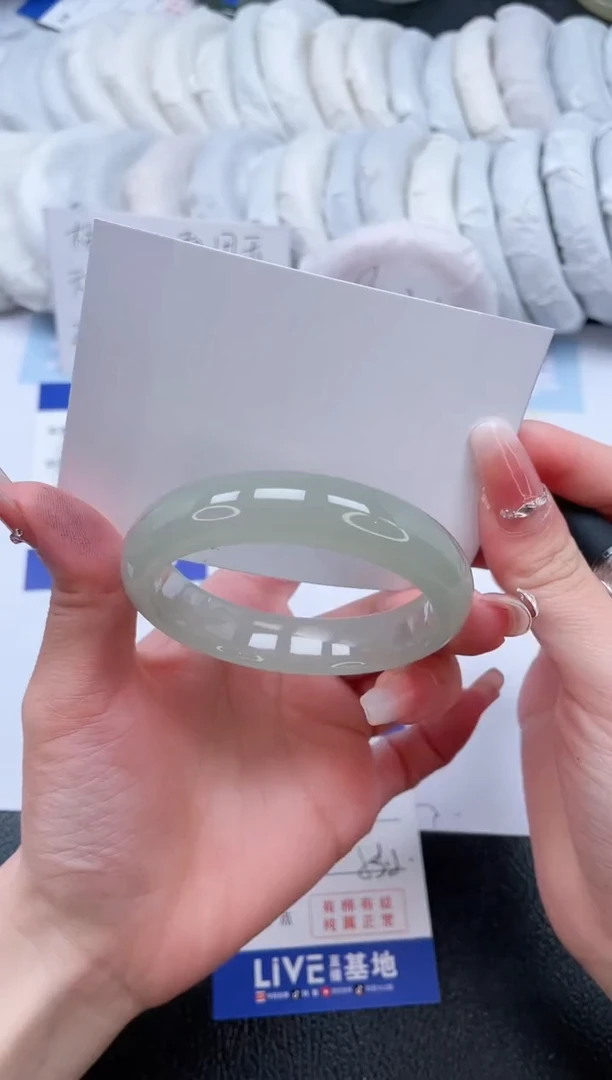 【闪购商品】石英质玉手镯未镶嵌T251-53.2