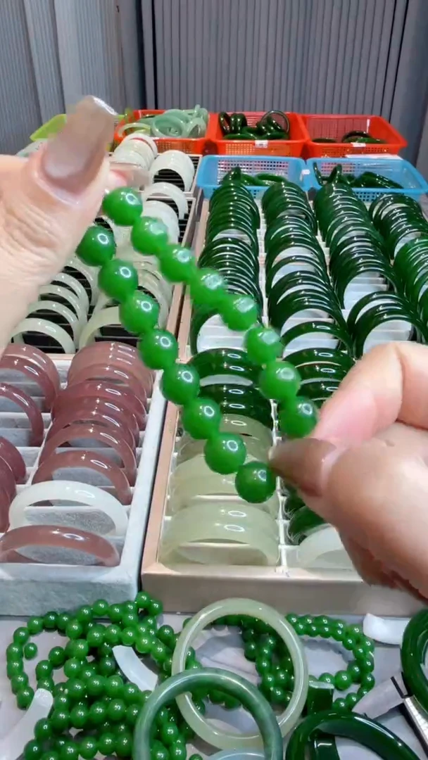 菠菜绿手串 福利款 差评勿拍