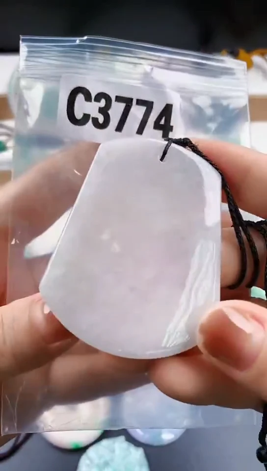 颈饰未镶嵌翡翠天然翡翠吊坠挂件