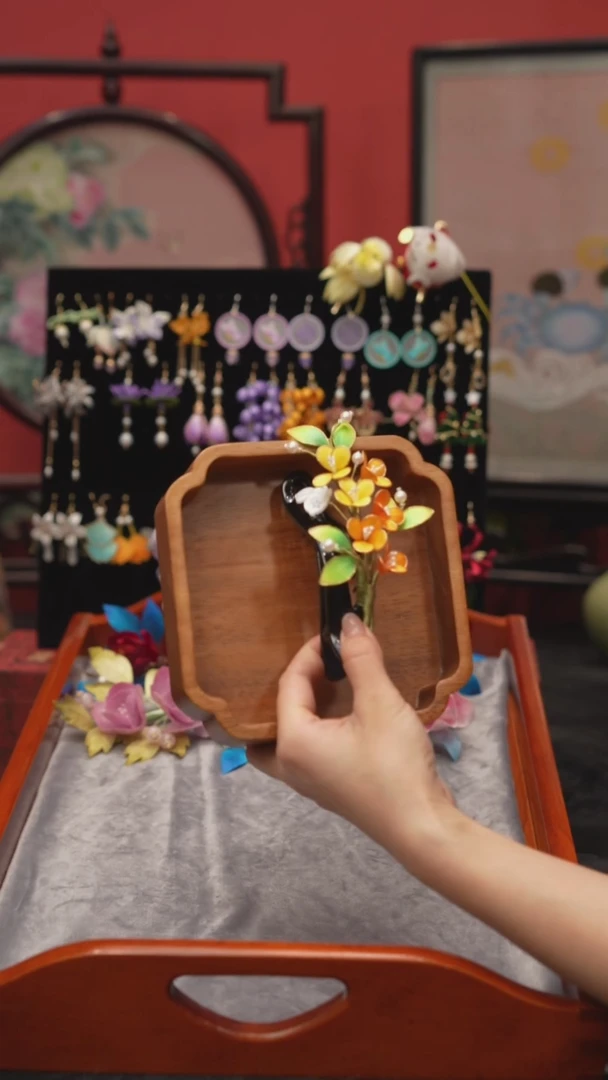 刺绣非遗绒花苏绣饰品