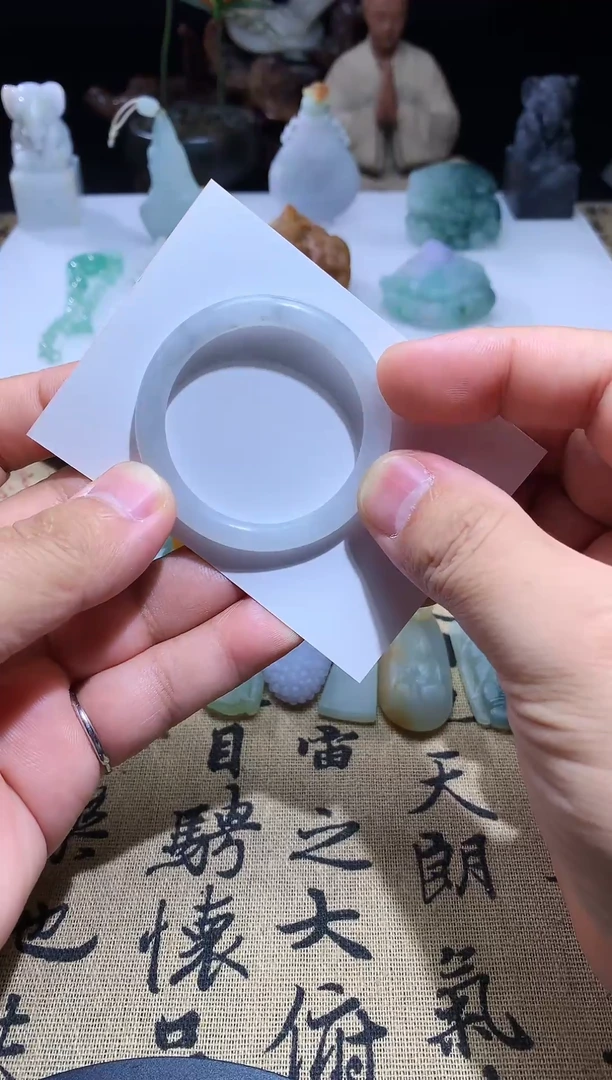 未镶嵌定制翡翠镯子