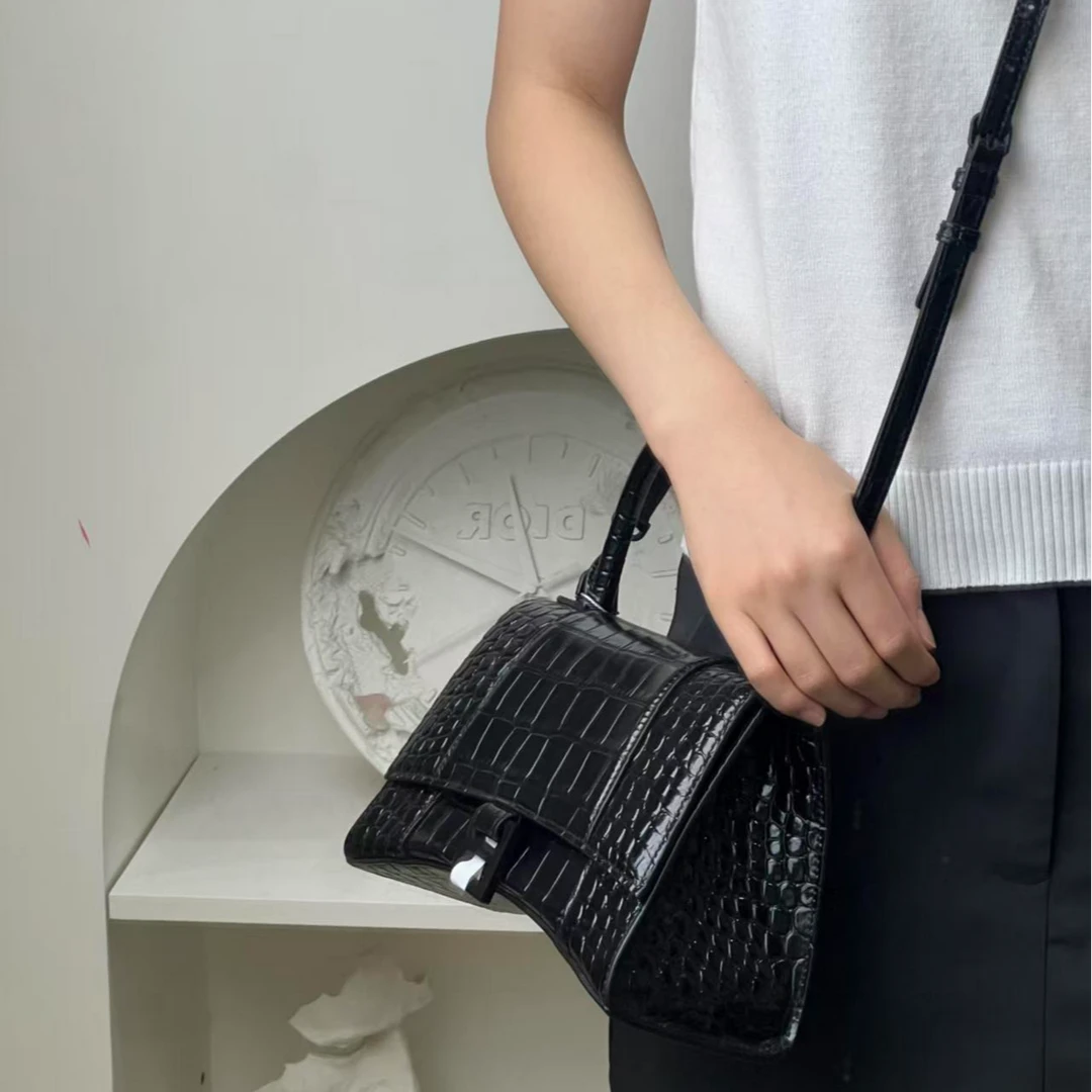 95新 Balenciaga/巴黎世家 沙漏xs so black全黑鳄压包/优品