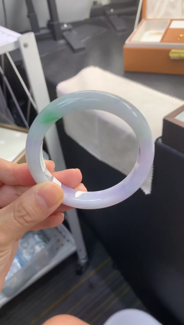 未镶嵌手镯翡翠退货需手镯吊牌标签完好