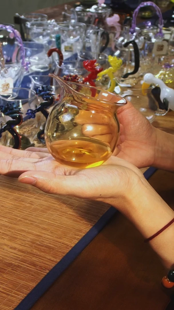 【闪购商品】彩轩金玉公杯晶焱金标