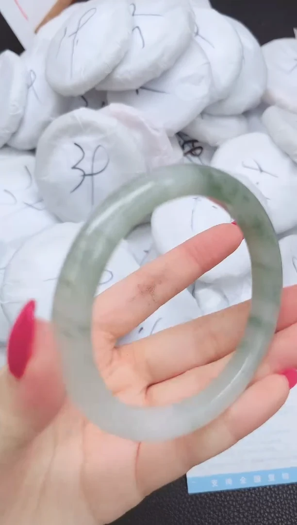 未镶嵌手镯石英质玉147-60.6