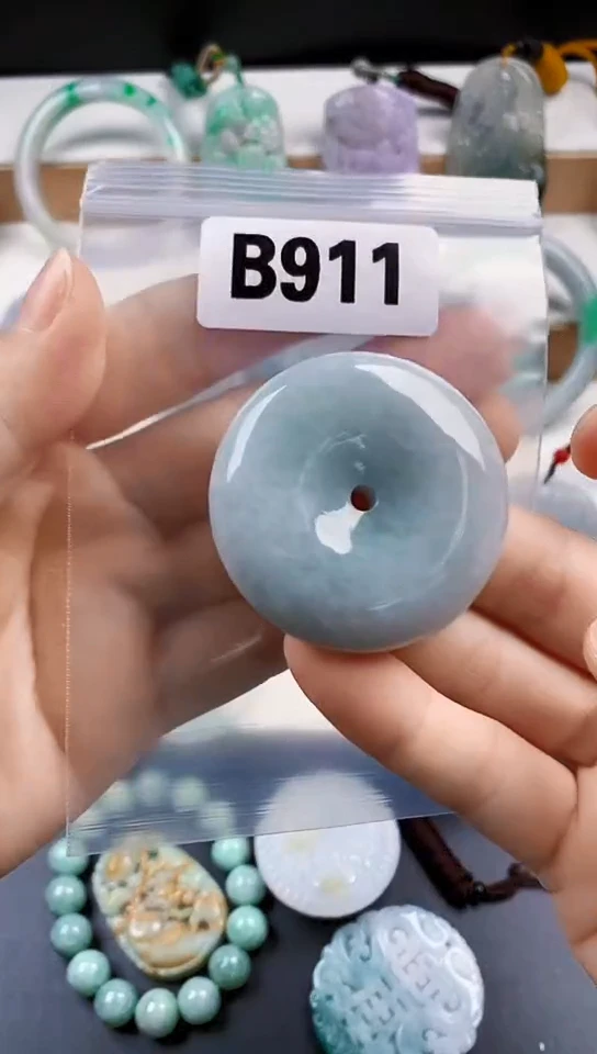 颈饰未镶嵌翡翠天然翡翠吊坠挂件