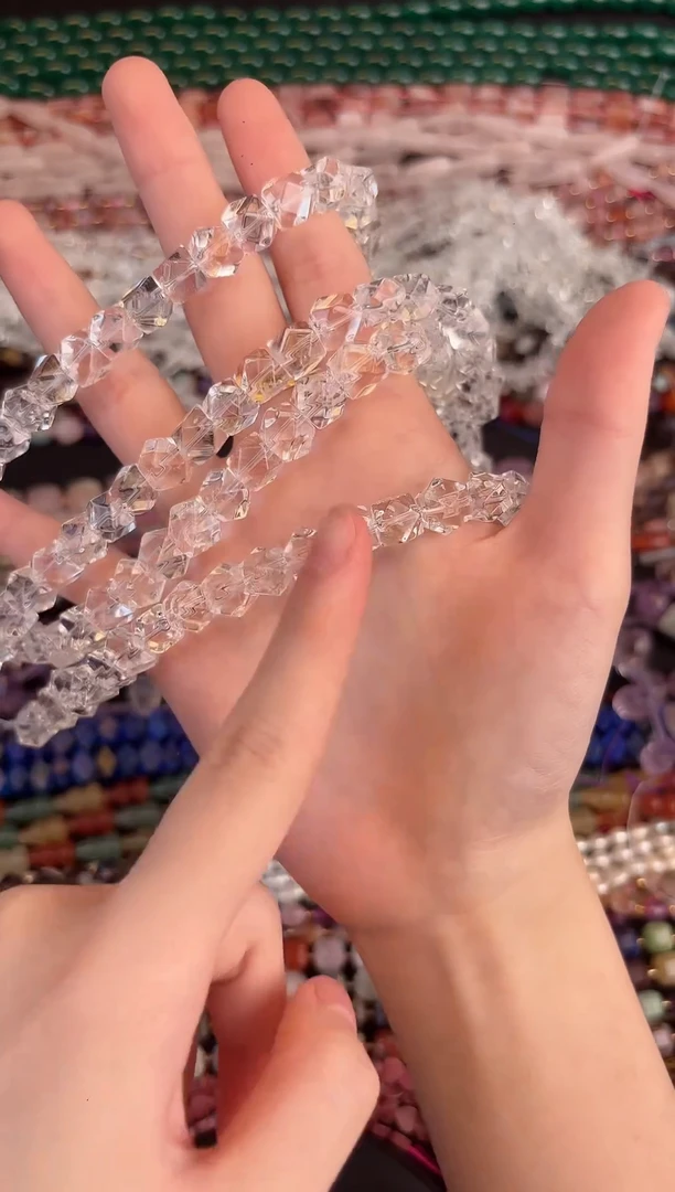 玛瑙/玉髓未镶嵌珠宝半成品白水晶冲角2颗