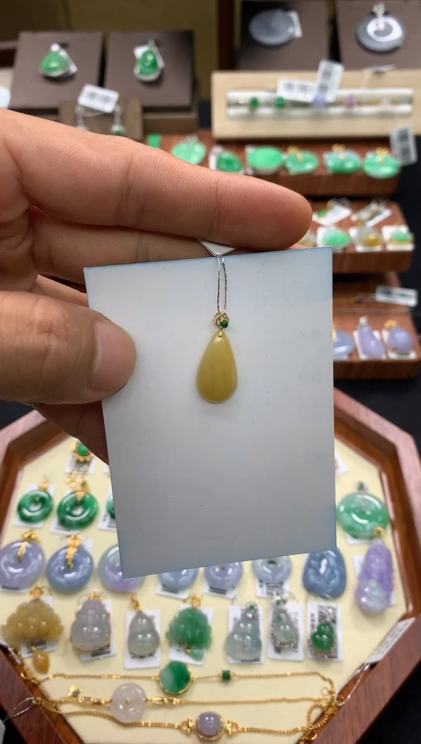 吊坠(不含链)18K金镶嵌翡翠水滴