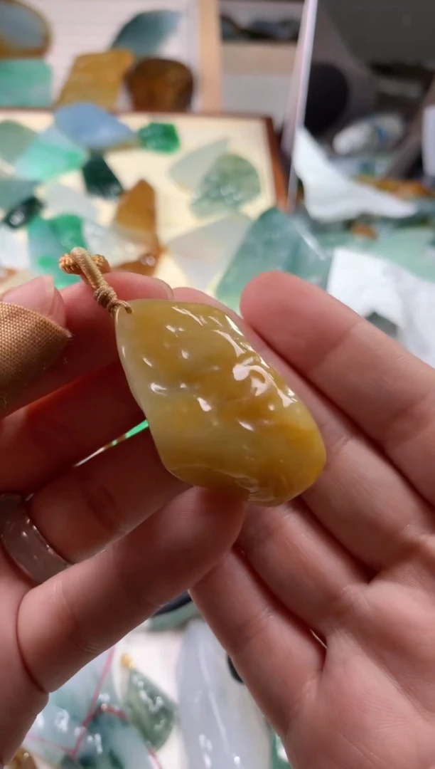 【闪购商品】翡翠颈饰未镶嵌吊坠