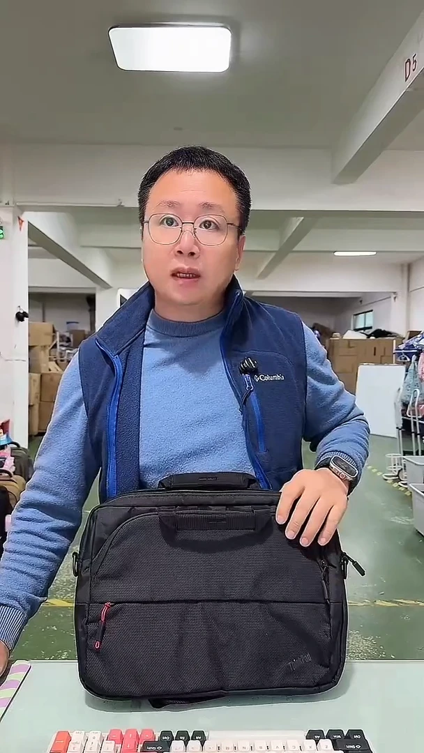 尼龙电脑包 防水质量真的好