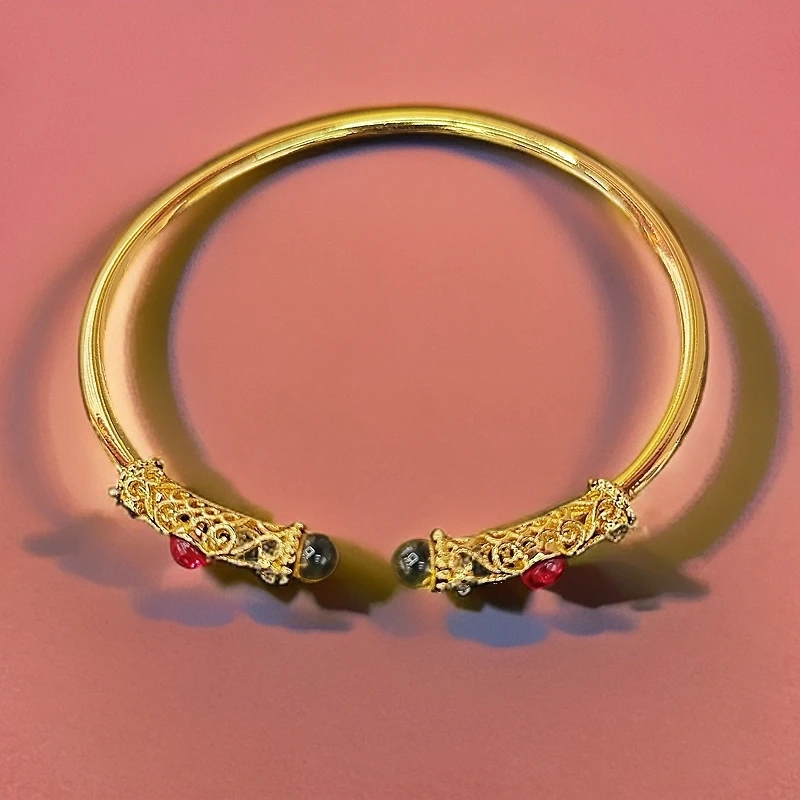 【顾佳珠宝】【证书+礼盒】精美百搭时尚大气合金镶嵌蓝珀手镯BZ02548