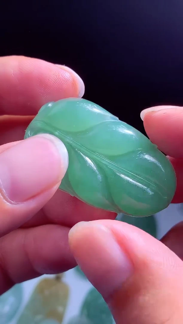 定制翡翠未镶嵌翡翠毛货定制