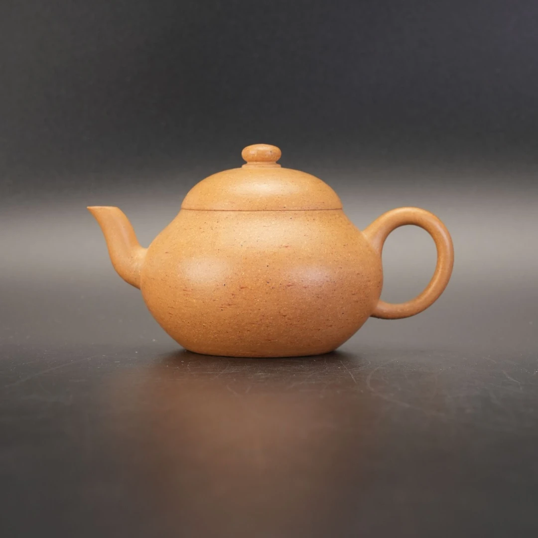 lot22930 1416 正品堂 紫砂黄金段梨形壶 160cc