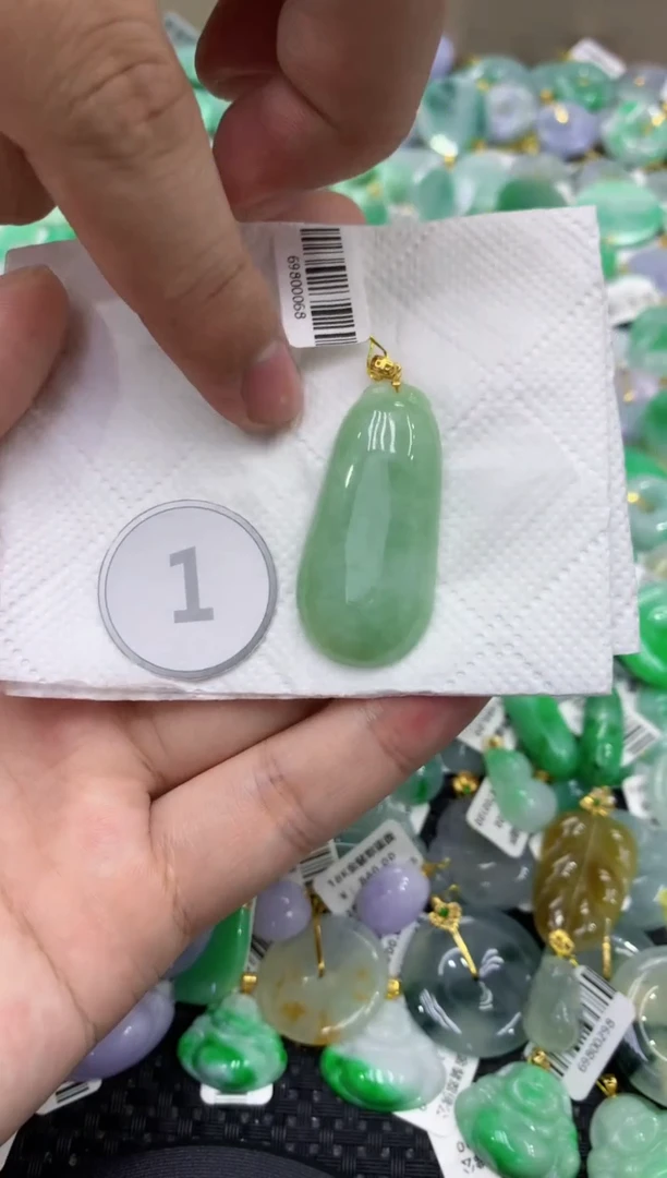 颈饰未镶嵌翡翠天然缅甸翡翠A货