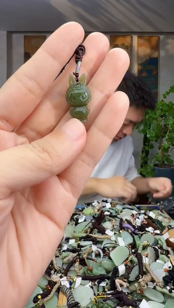 未镶嵌和田玉挂件拍一发一
