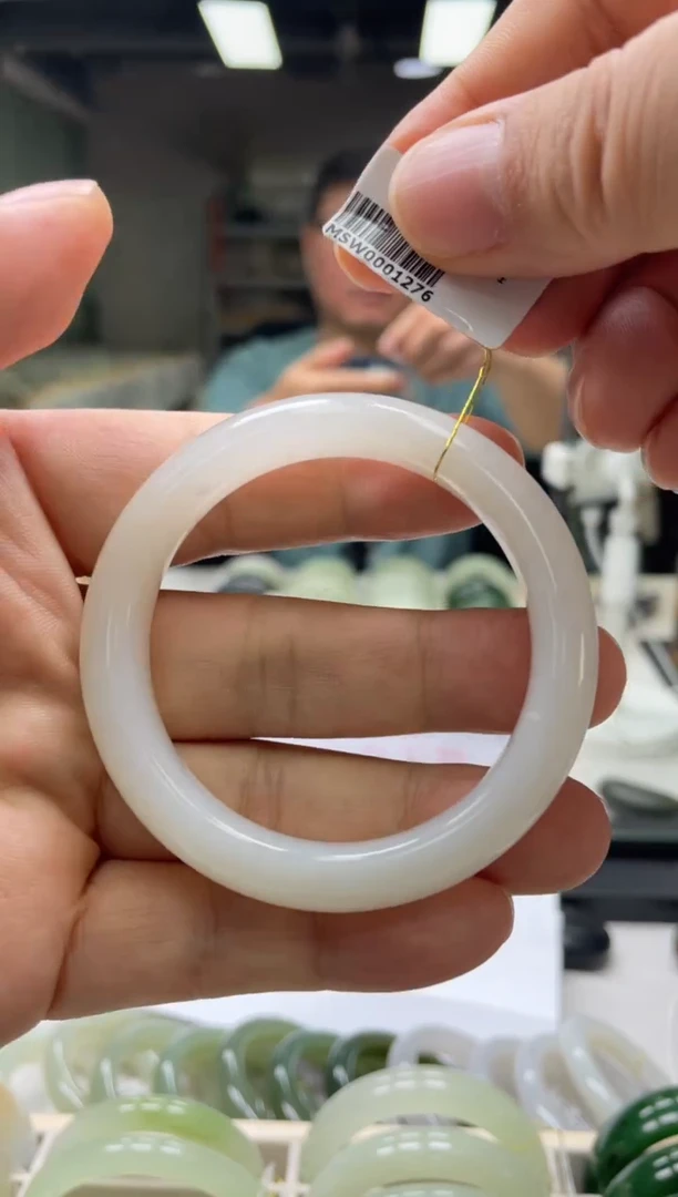 【闪购商品】和田玉手镯未镶嵌编码1276 圈口52-53