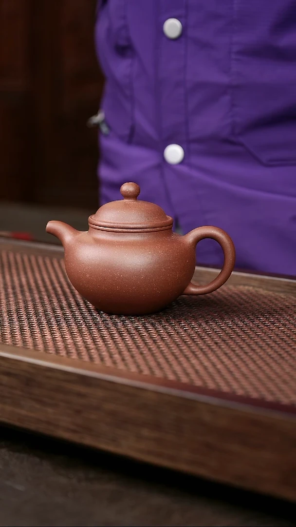 茶壶紫砂底槽清莲子