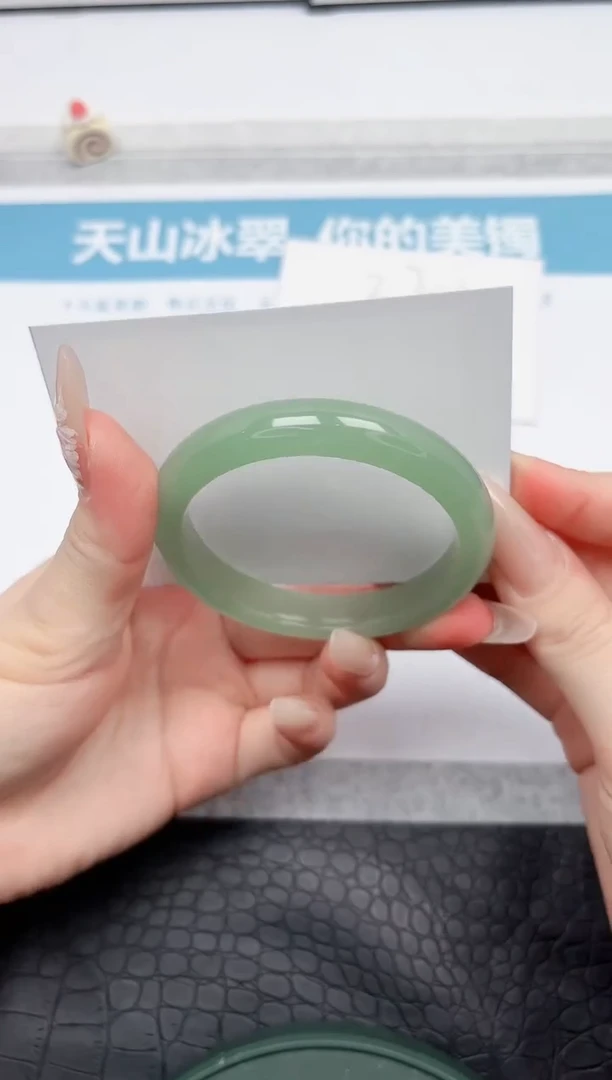 【闪购商品】石英质玉手镯未镶嵌k188-54.2