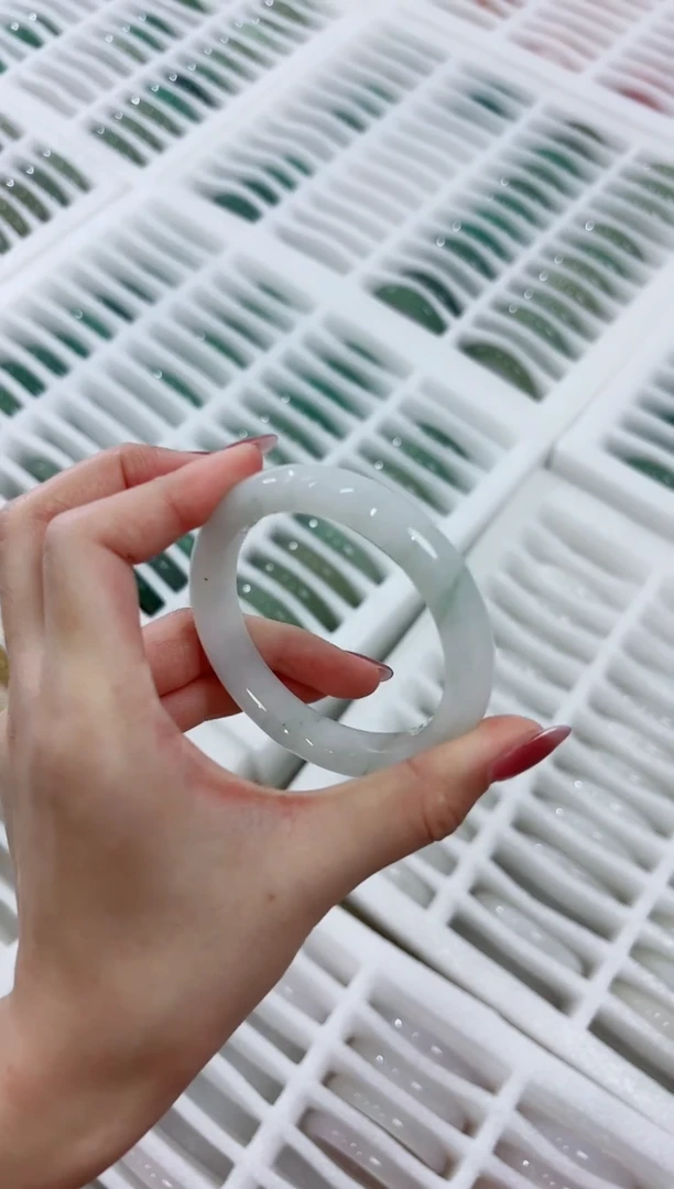 未镶嵌手镯石英质玉29-58B