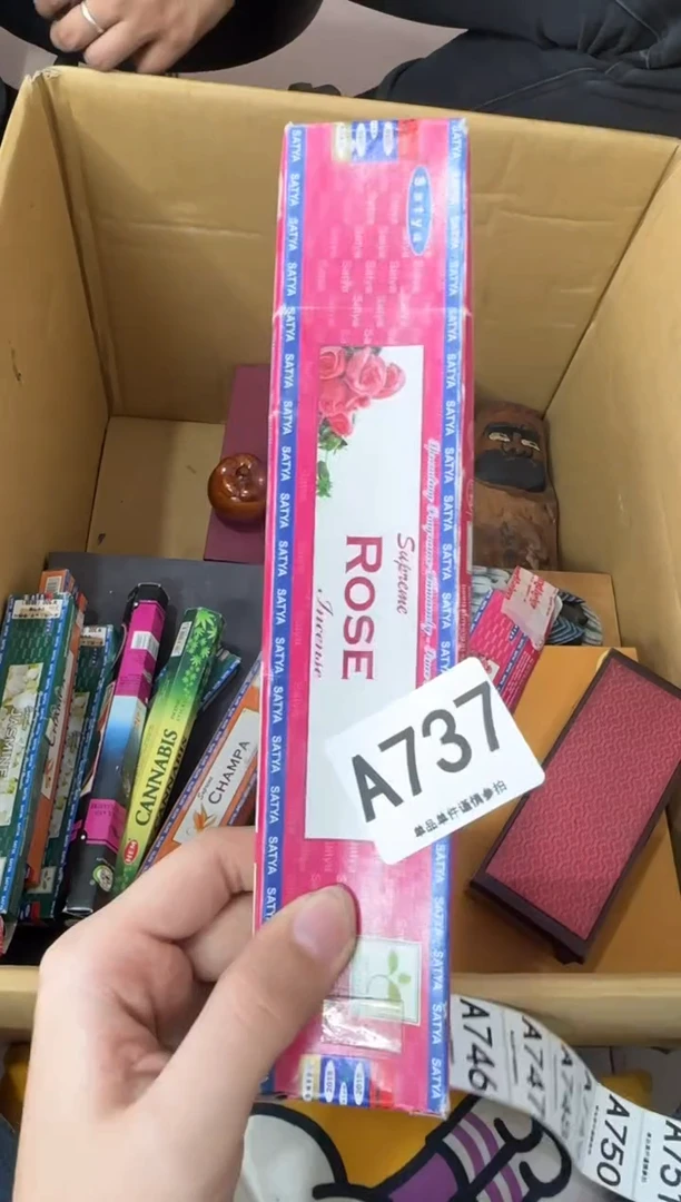 其他老*哥737...中古产品谨慎参拍