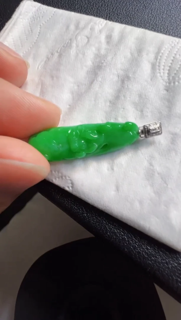 吊坠(不含链)18K金镶嵌翡翠29801