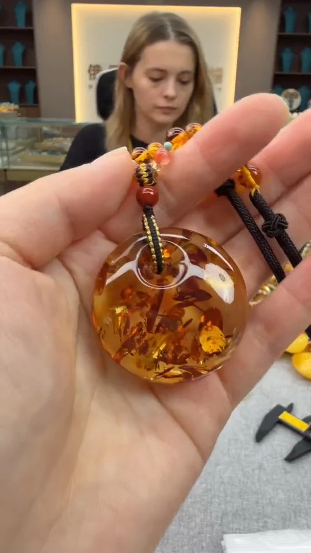 琥珀颈饰未镶嵌61号秒拍 假一罚三