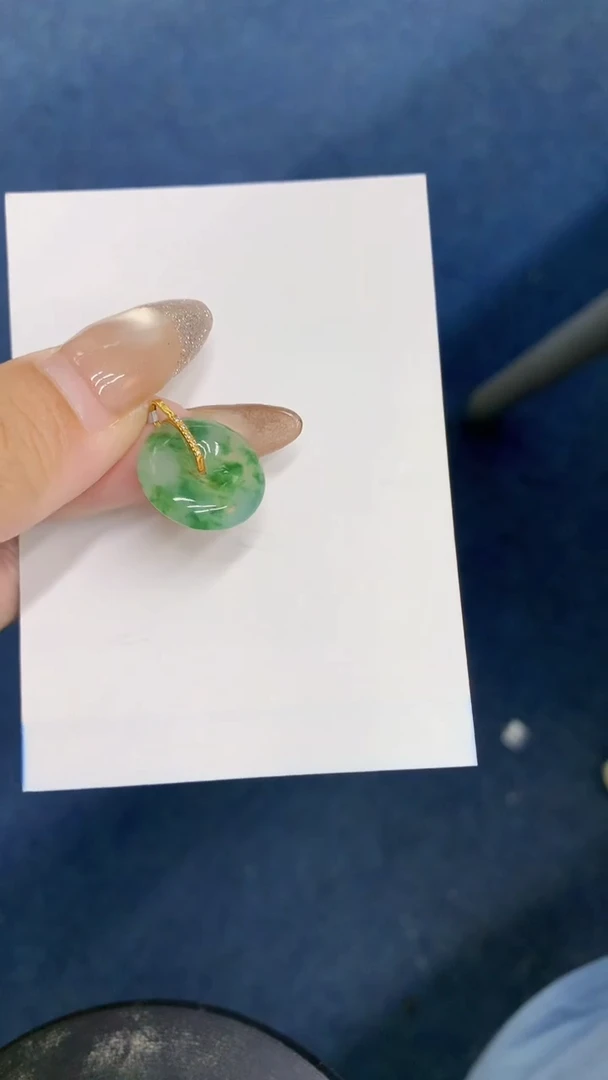 颈饰18K金镶嵌翡翠1