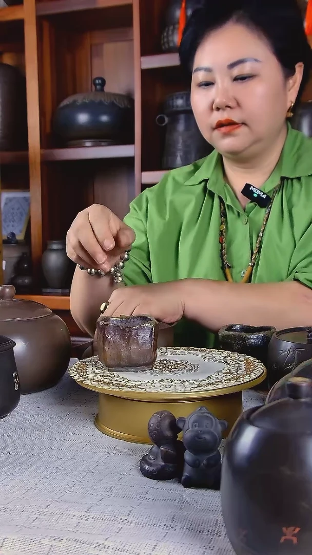 一*坭兴陶柴烧带把方器主人杯