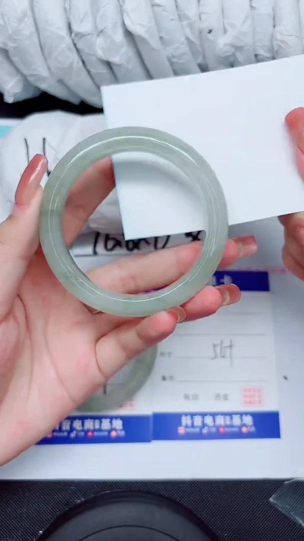 石英质玉手镯未镶嵌225-56