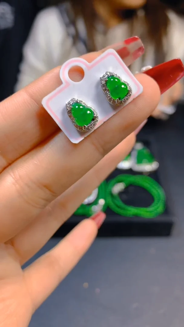 【闪购商品】翡翠耳饰未镶嵌0682698971多样性发一