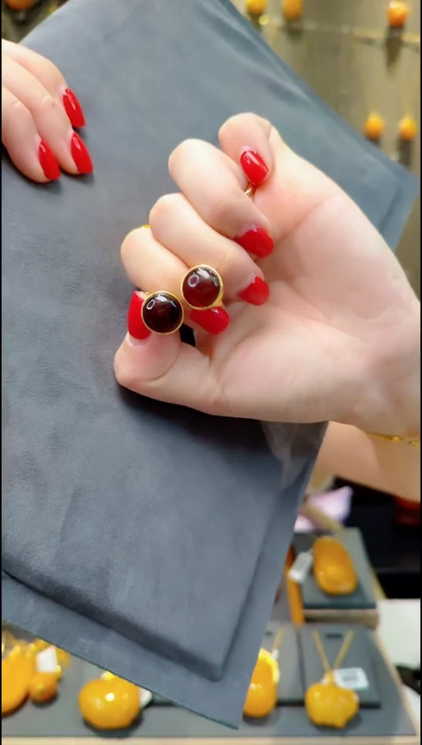 【闪购商品】血珀耳饰银S925镀金镶嵌H143琥珀耳坠