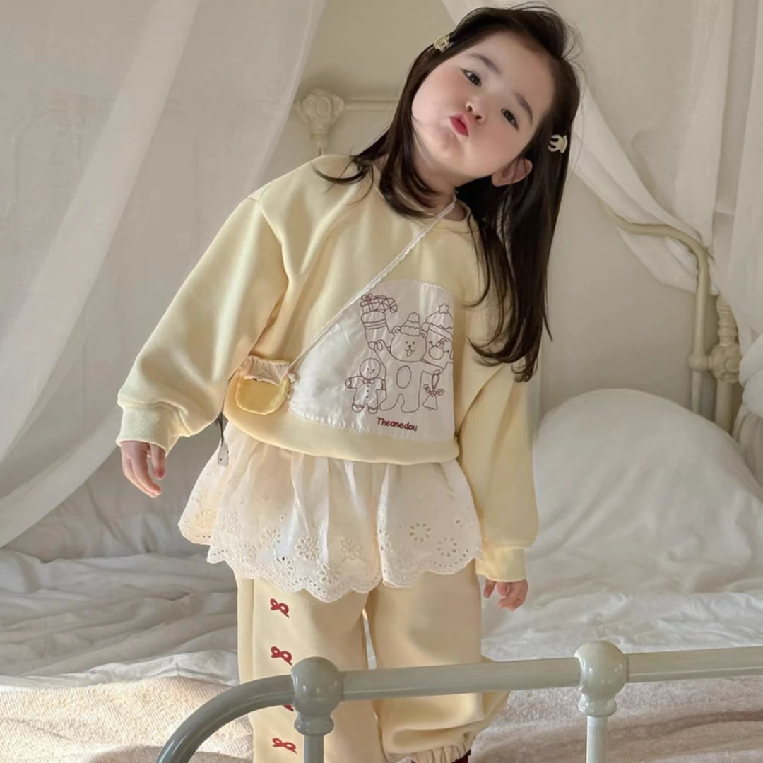 2025春季新款女童卫衣圆领套头卡通印花边洋气设计感套装