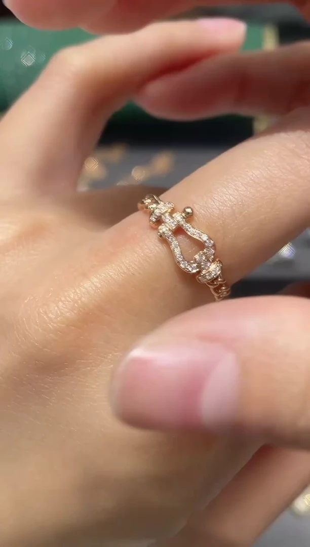 【闪购商品】钻石戒指18K金镶嵌H马蹄钻石戒指