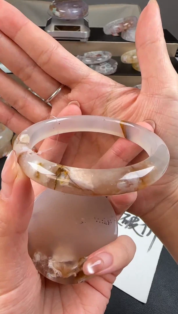 未镶嵌手镯石英质玉樱花玛瑙圈口56