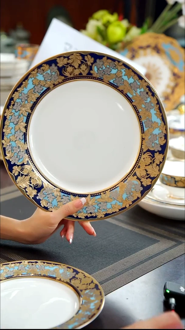 瓷片10.5英寸平盘1个