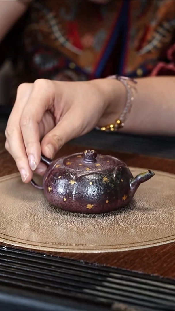 宜兴紫砂GFY 小叶紫檀木柴烧 莲藕