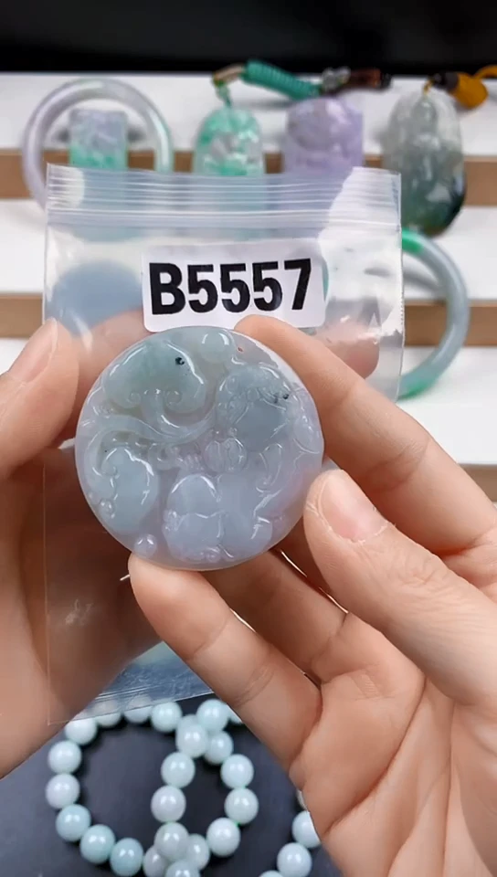 颈饰未镶嵌翡翠天然翡翠吊坠挂件