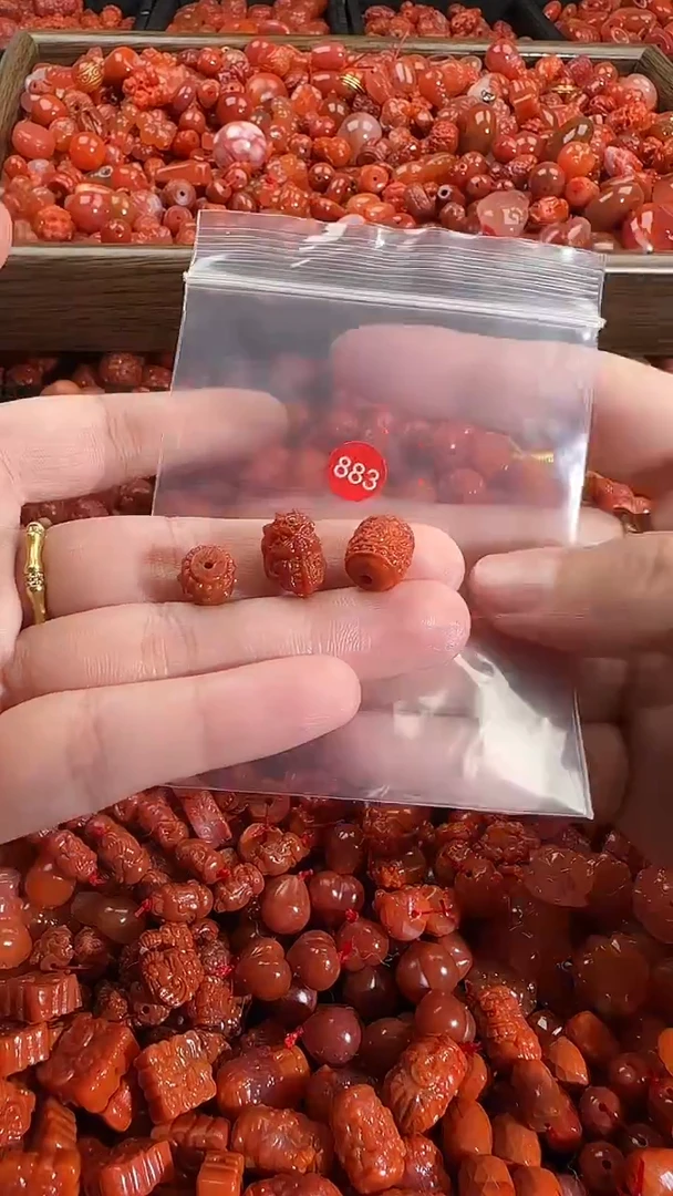 颈饰未镶嵌南红玛瑙1