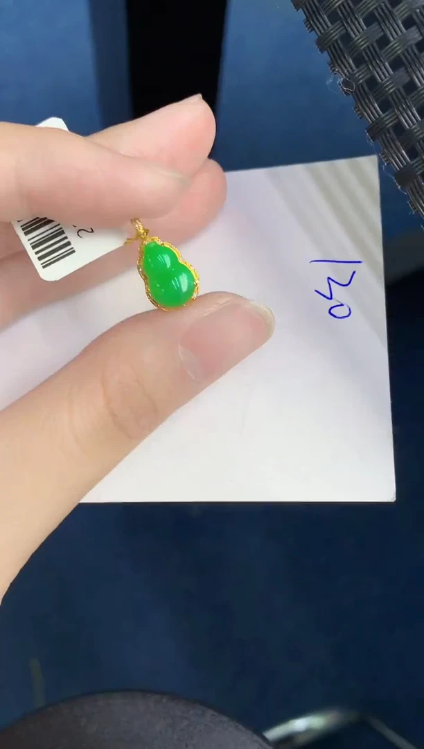 翡翠18K金镶嵌颈饰000000000