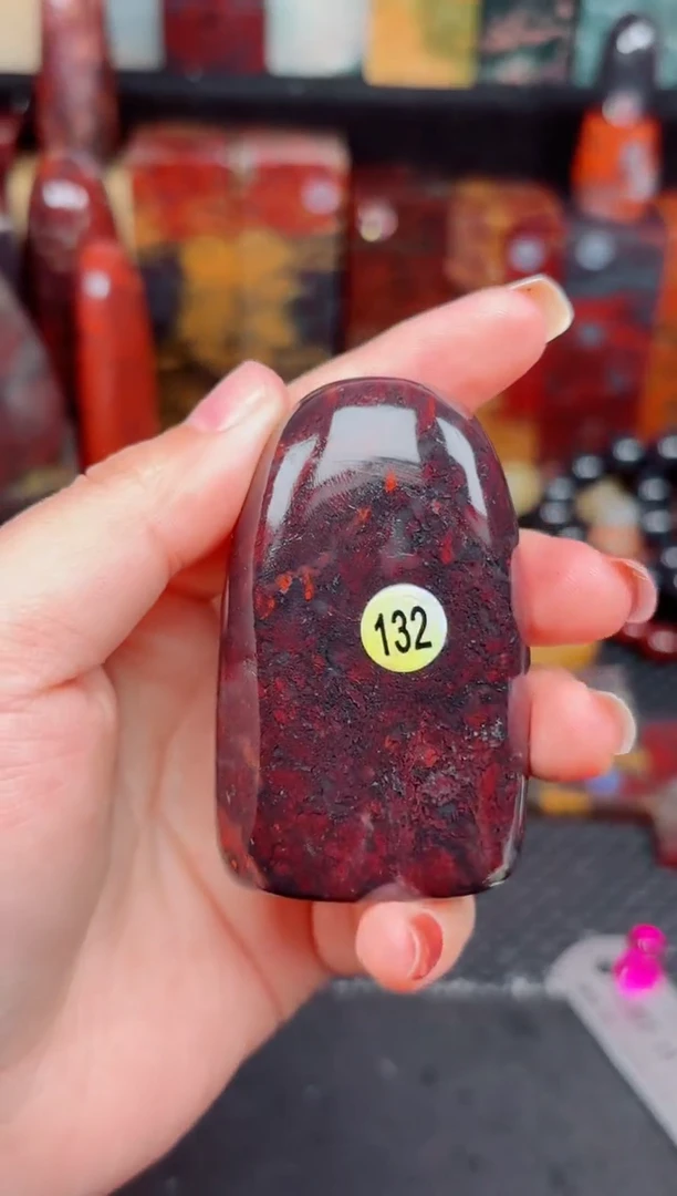 玉桂林鸡血玉印章摆件132