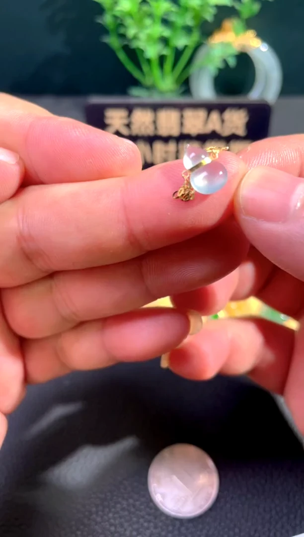 颈饰18K金镶嵌翡翠翡翠