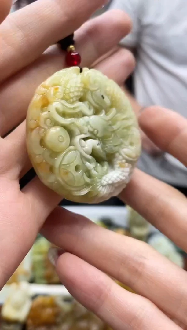 未镶嵌岫玉吊坠·