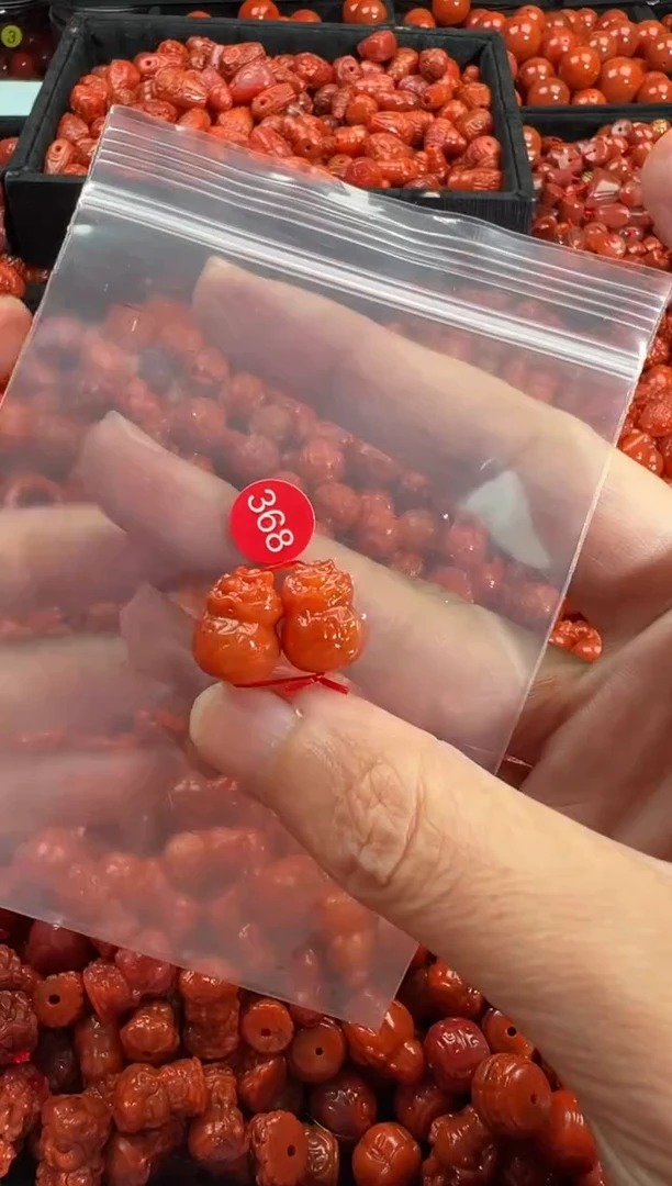 颈饰未镶嵌南红玛瑙1