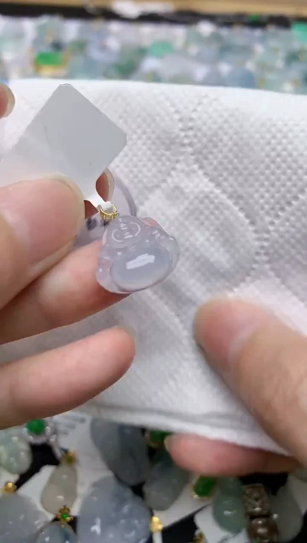 颈饰18K金镶嵌翡翠天然A货翡翠