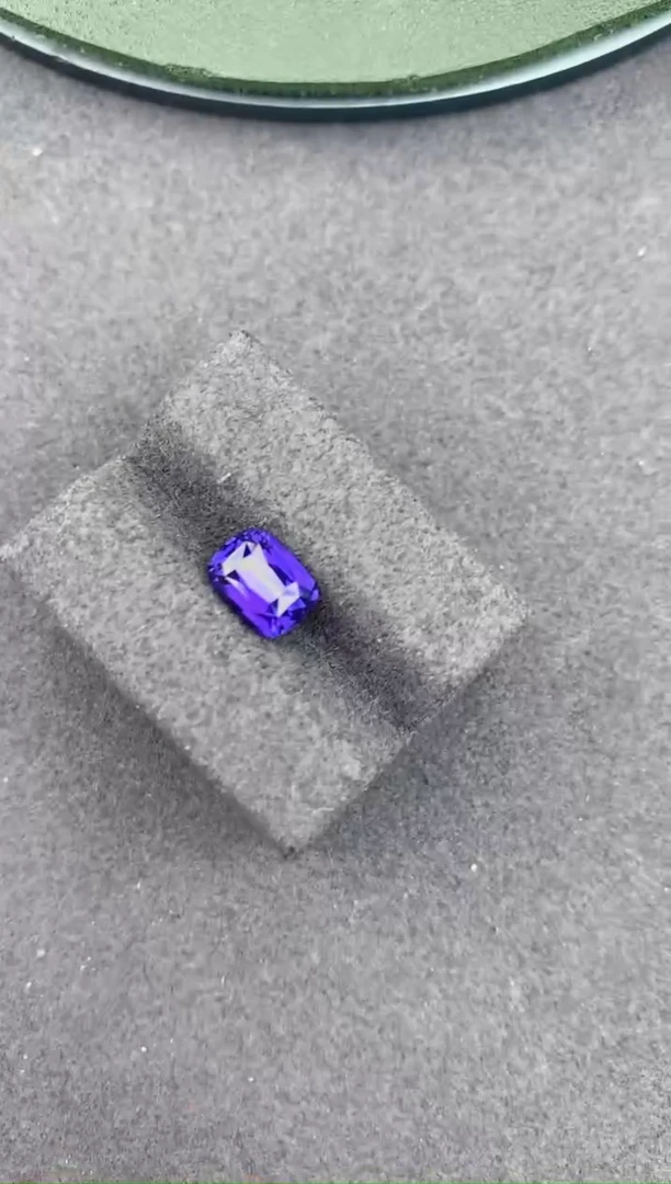 裸石彩色蓝宝石2ct 无烧紫蓝宝