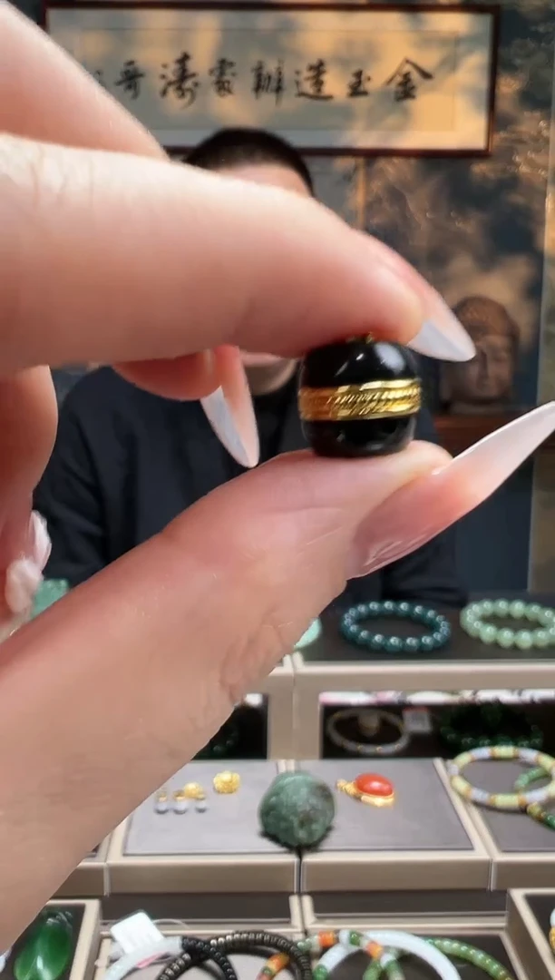 【闪购商品】玛瑙/玉髓配饰未镶嵌黑青汉堡住珠 11.3mm